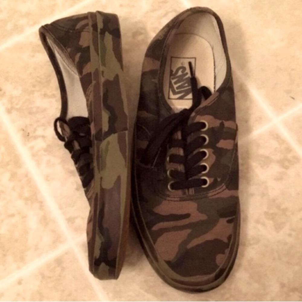 Vans unisex camouflage shoes